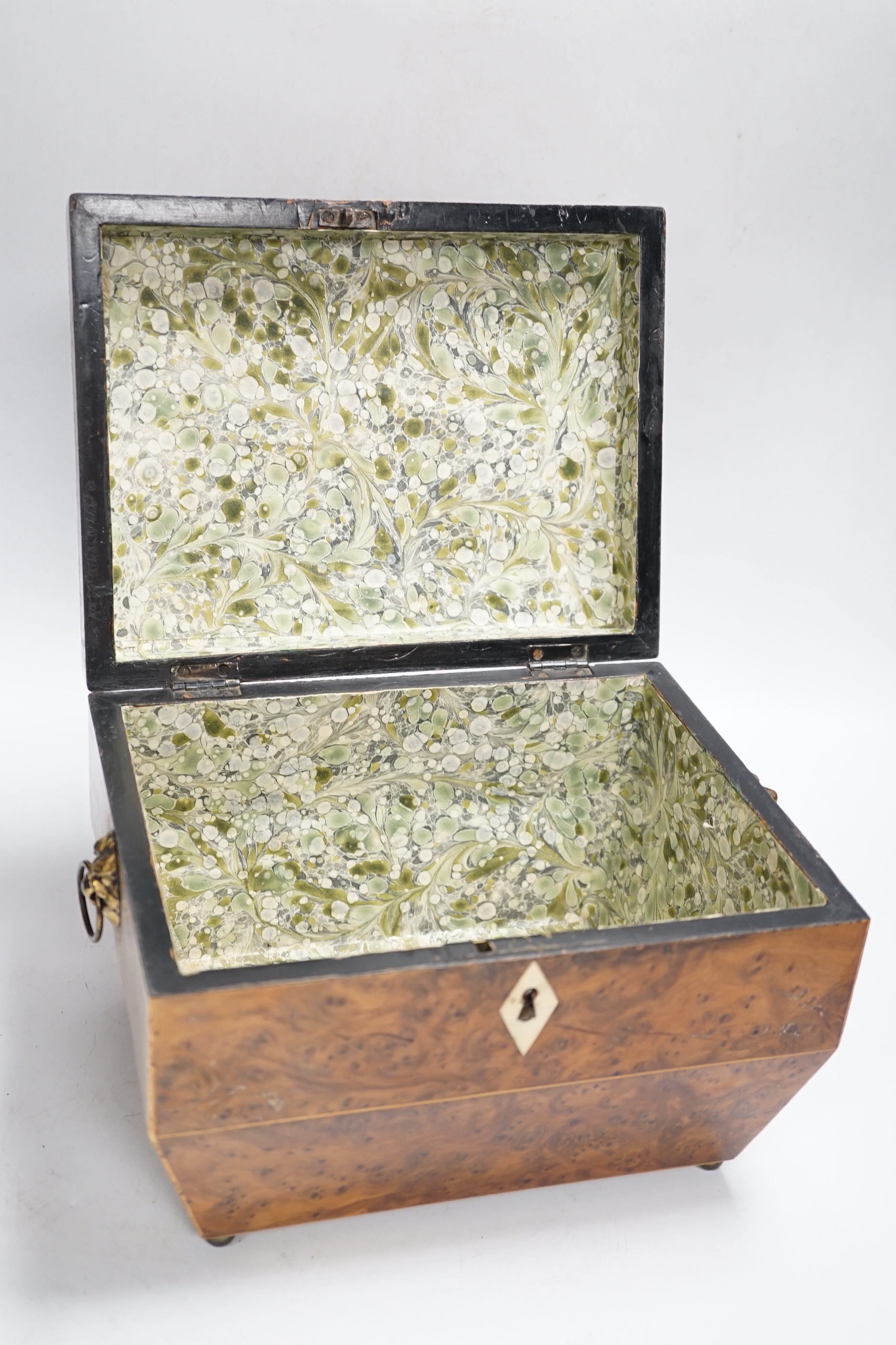 A Regency period burr yew casket with bone lozenge escutcheon, 23 x 18 x 16cm